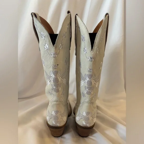 Dingo White Embroidered Western Heeled Boots - Picture 9 of 14